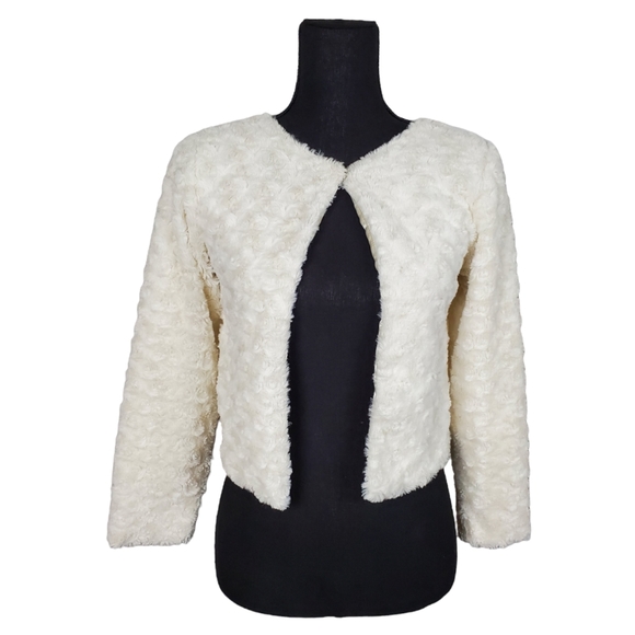 turo parc Jackets & Blazers - TURO PARC Faux Fur Blaro, Off White Cropped Shrug Jacket, Size Small